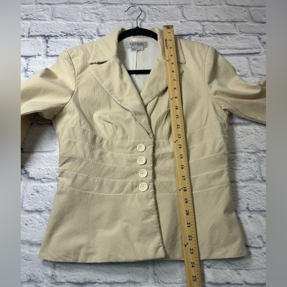 Kay Unger Cream Women's Blazer. Size 8. - Picture 9 of 15